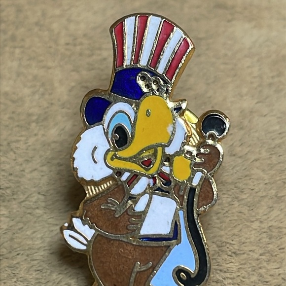 Sam The Eagle Reporter Lapel Pin - Picture 2 of 6